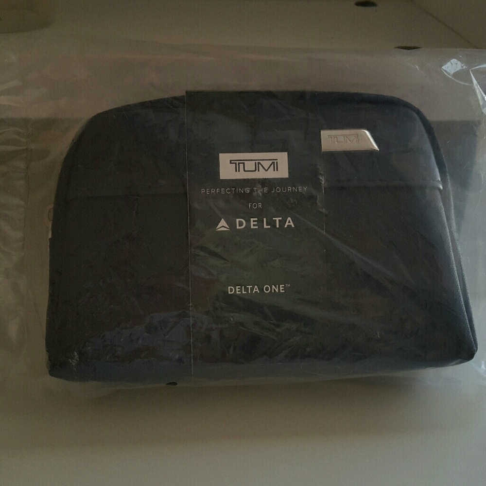 Tumi travel kit/cosmetic bag